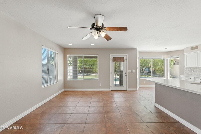 Building Photo - 4274 E Creosote Dr