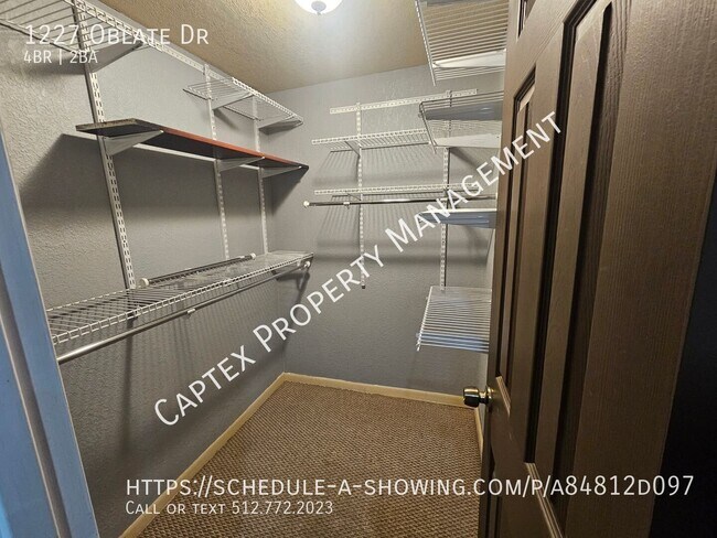 Building Photo - 1227 Oblate Dr