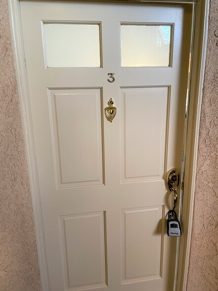 New door locks - 19808 Sandpiper Plz