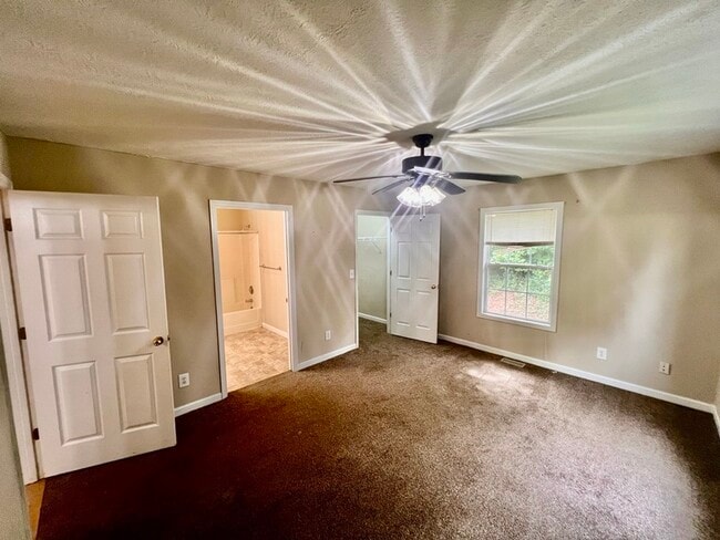 Building Photo - 180 Stone Henge Ln