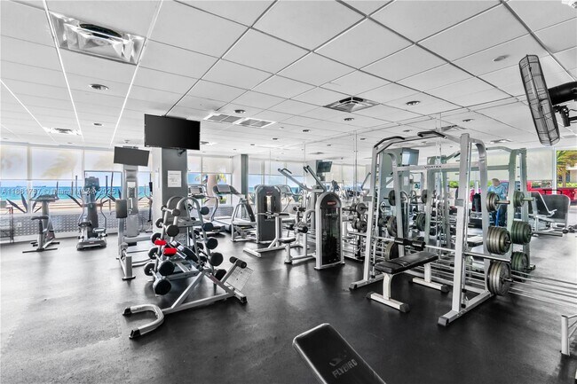 Building Photo - 209 N Fort Lauderdale Beach Blvd
