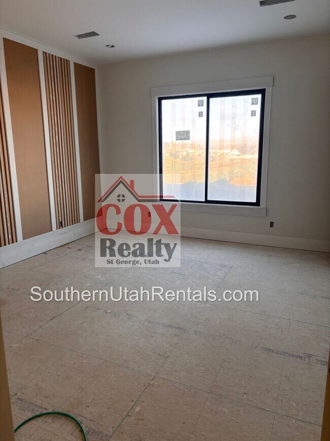 Building Photo - Gorgeous Washington Fields Home with 6 bed...