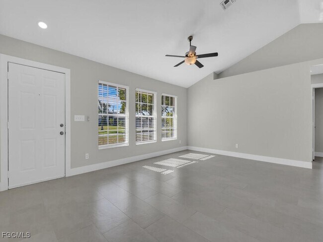 Building Photo - 1931 SW 36th Terrace