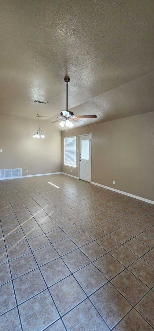 Building Photo - Coming Soon – 3 Bedroom Duplex Near Clear ...