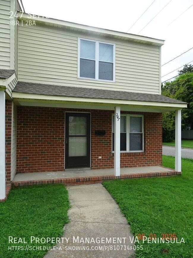 Building Photo - 247 Settlers Landing Rd