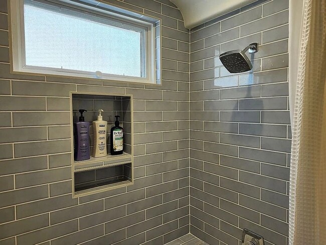 Building Photo - Charming Home Next To Sunbrook Golf Club!