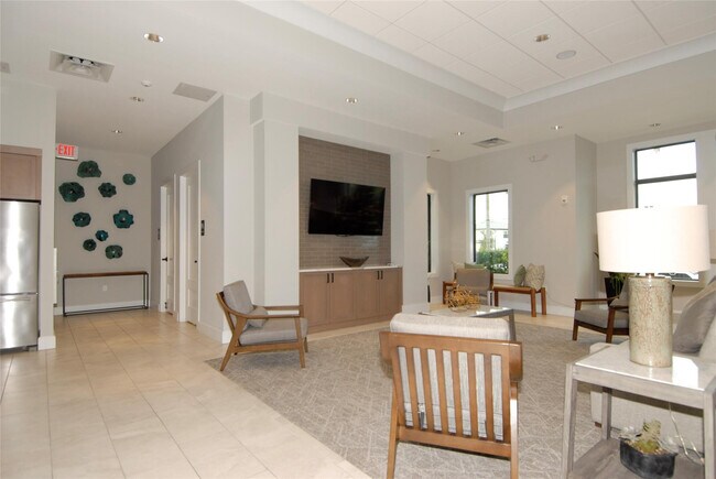 Building Photo - 4628 Pinehurst Trl E