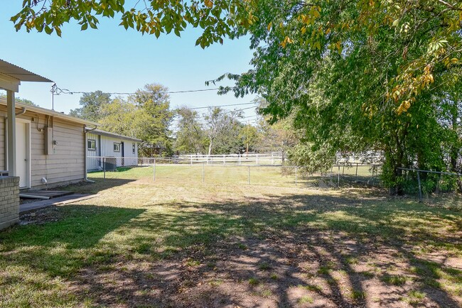 Building Photo - 50003 Del Ra Dr