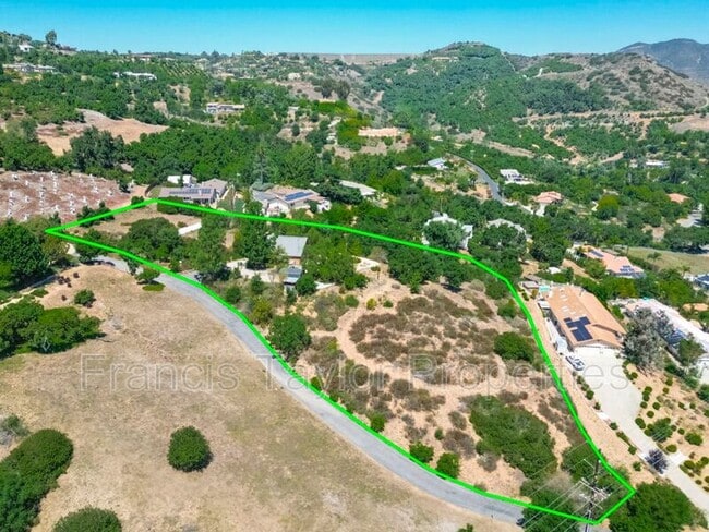 Building Photo - 2689 Daisy Ln