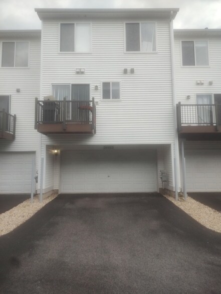 Building Photo - 24463 John Adams Dr