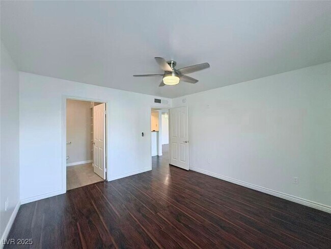 Building Photo - 7885 W Flamingo Rd