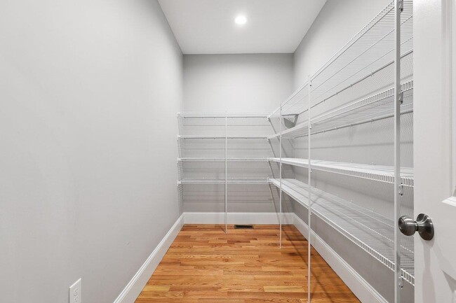 Building Photo - 22 Austin Ln