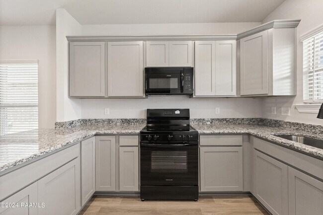 Building Photo - 107 Segovia Wy