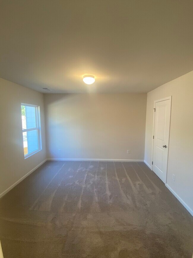 Building Photo - 28 Russet Wy