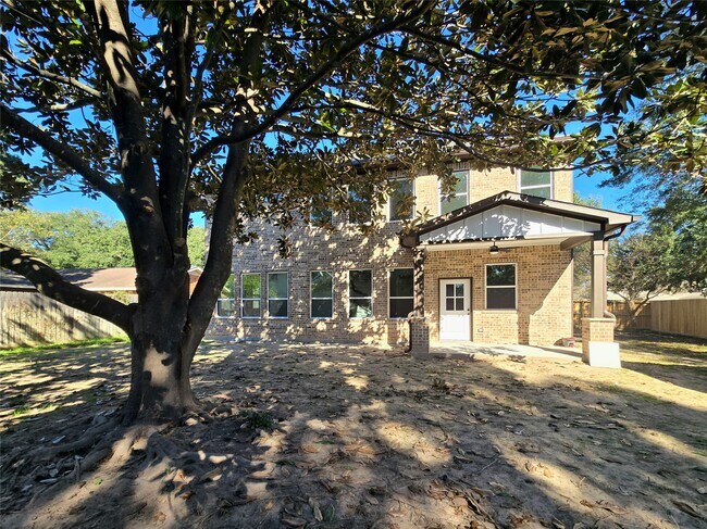 Building Photo - 14811 Wallach Dr