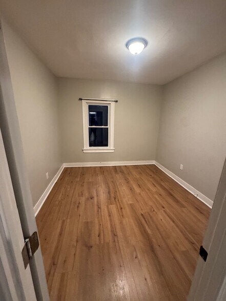 Building Photo - 21 Barrett St