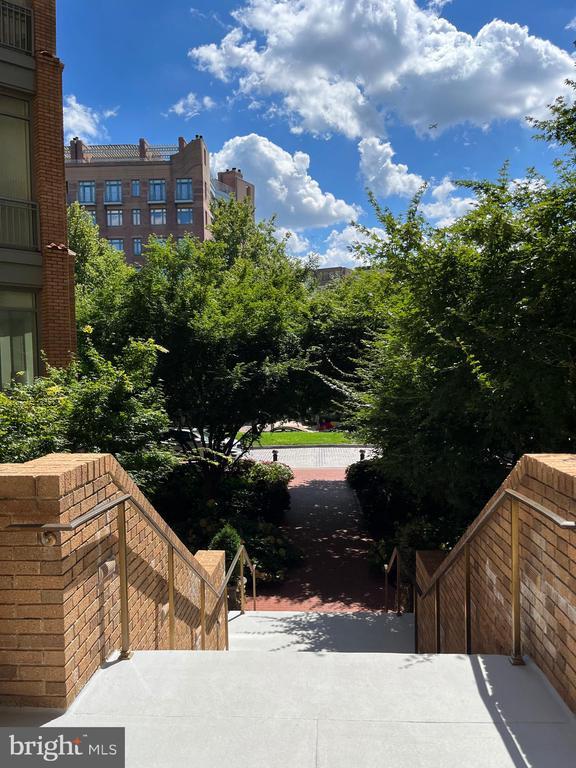 Building Photo - 2425 L St NW