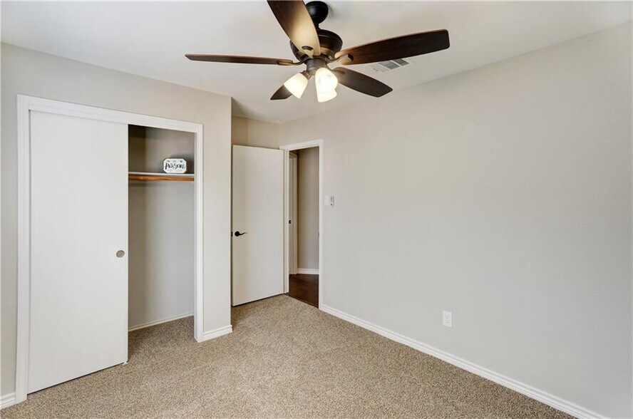 Building Photo - 13117 Broughton Way