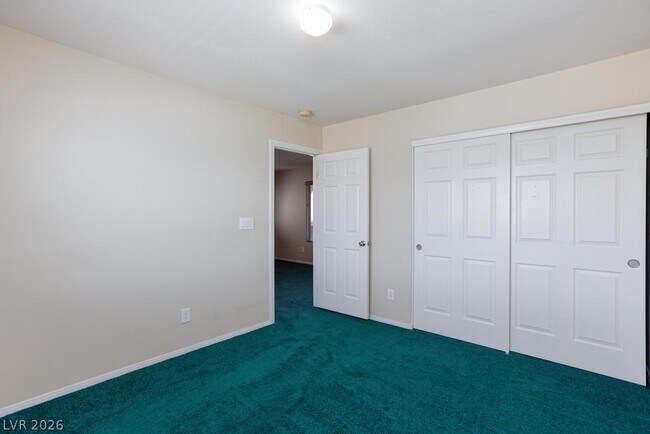 Building Photo - 944 Douglas Flat Pl