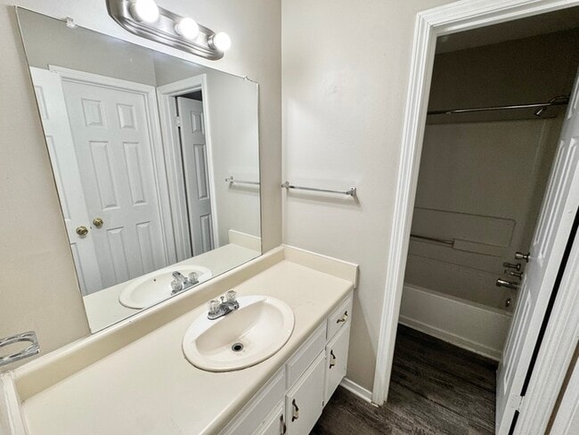 Building Photo - 6481 Summer Creek E