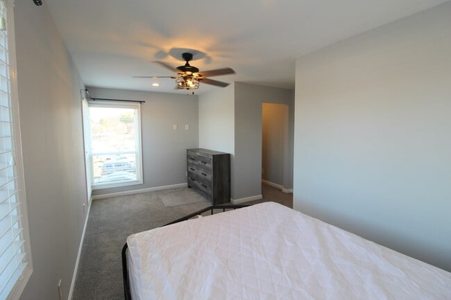 Building Photo - 1340 Hunters Rd