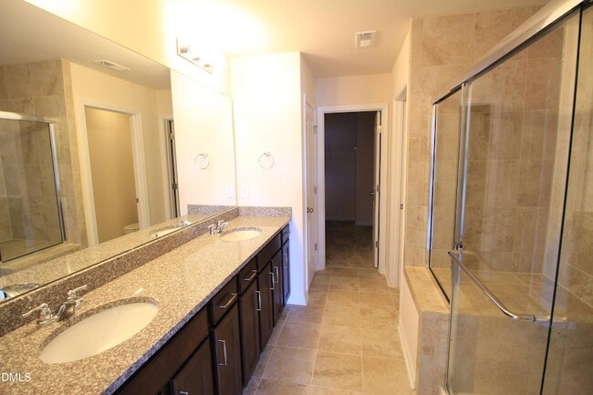 Building Photo - 1212 Nightshade Dr
