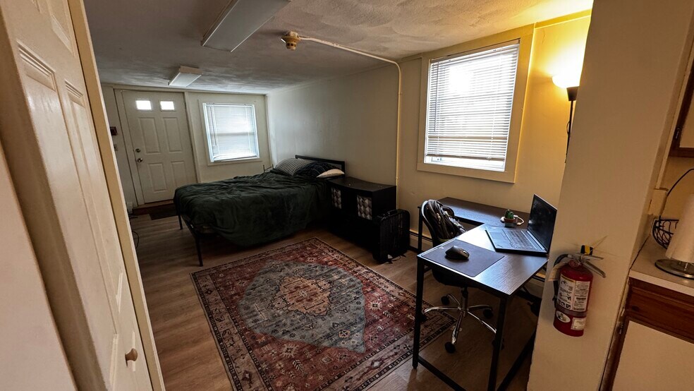 Building Photo - 287 Main St