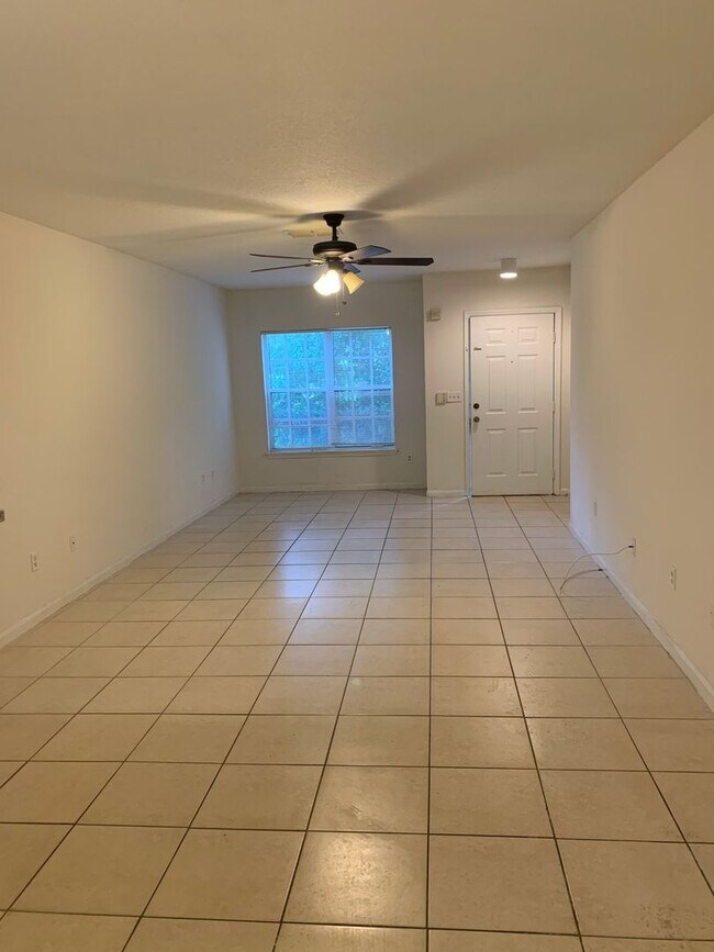 Building Photo - Coming Soon - Condo at Sunset Lake - 3 Beds, 2 Baths