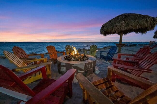 Building Photo - 2506 N Rocky Point Dr