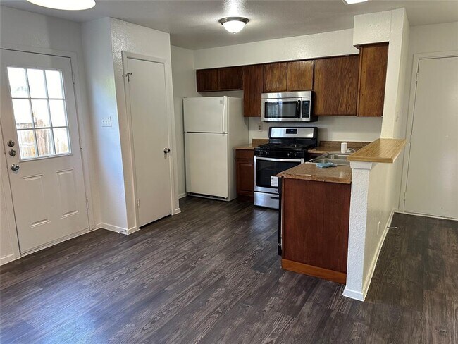 Building Photo - 2312 Rachael Ct