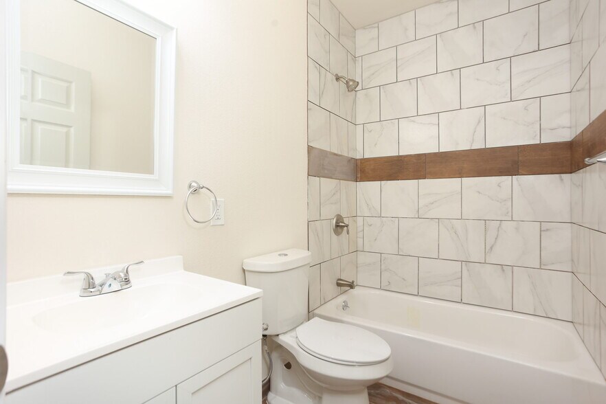 Primary Photo - 22806 Shady Forest Dr