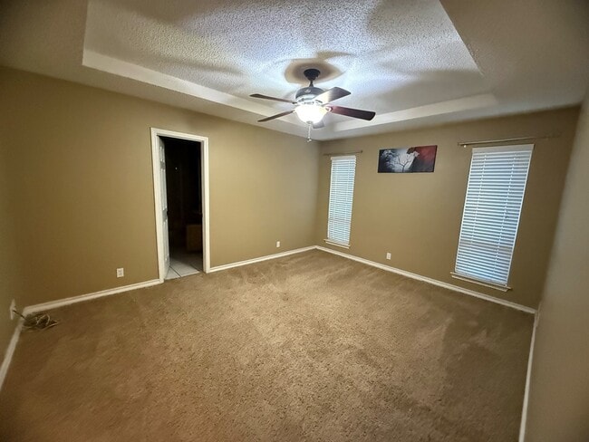 Building Photo - 5168 Femmer Ct