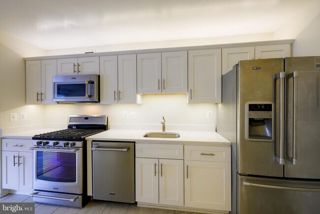 Building Photo - 4515 Willard Ave