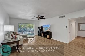 Building Photo - 2250 NE 66th St