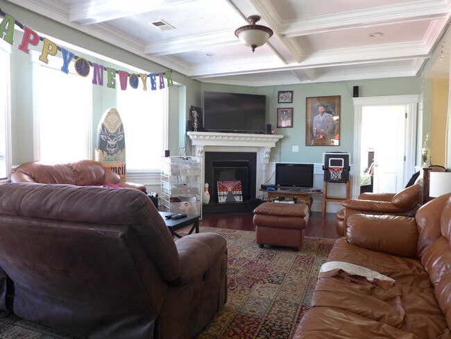 Primary Photo - 117 Nonantum St