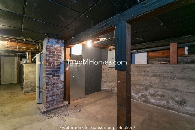 Building Photo - Charming One Bedroom Plus Office/Den In SE Portland!