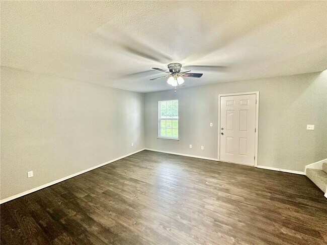 Primary Photo - 1460 W Jct St