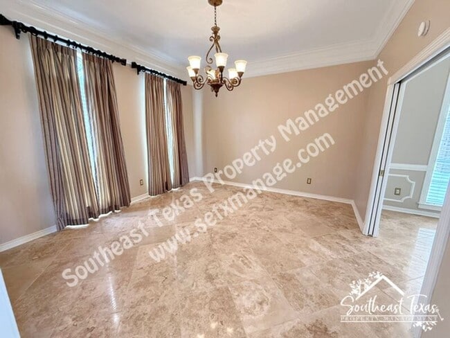 Building Photo - 4980 Littlewood Dr
