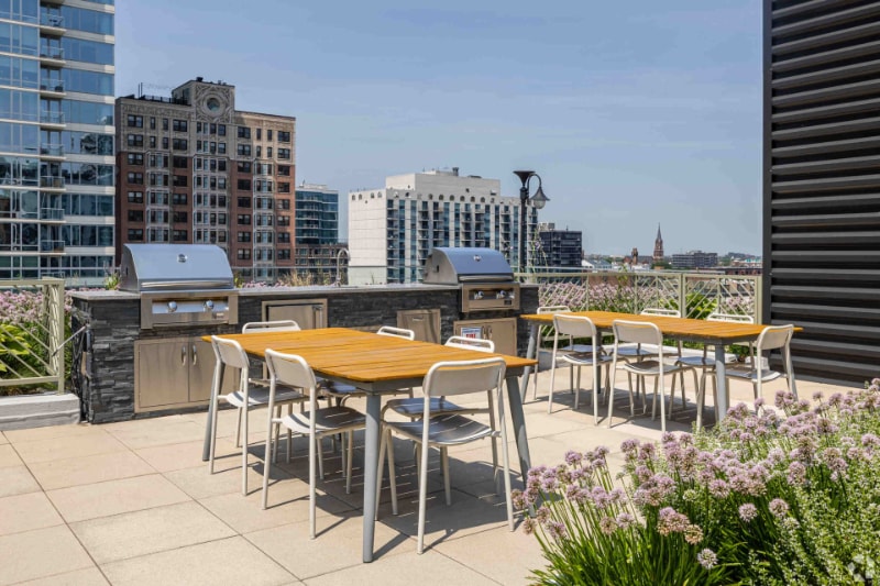 Building Photo - 1188 N Clark St