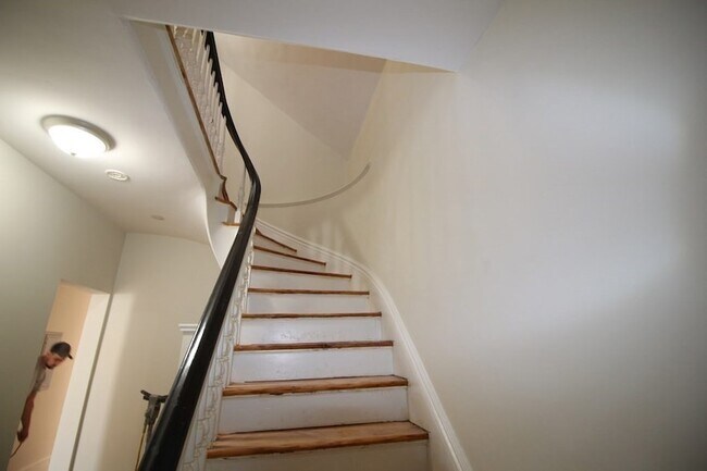 Building Photo - 64 Butterfield St