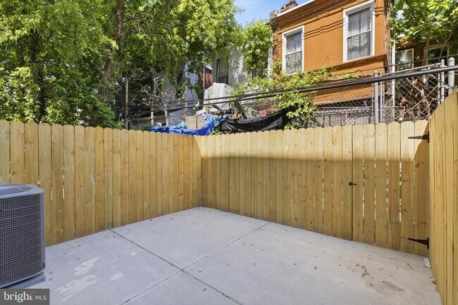 Building Photo - 2532 N 11th St