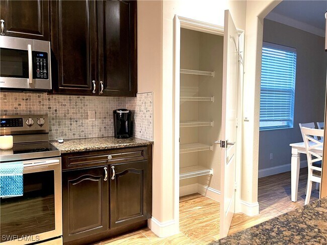 Building Photo - 13936 Village Creek Dr