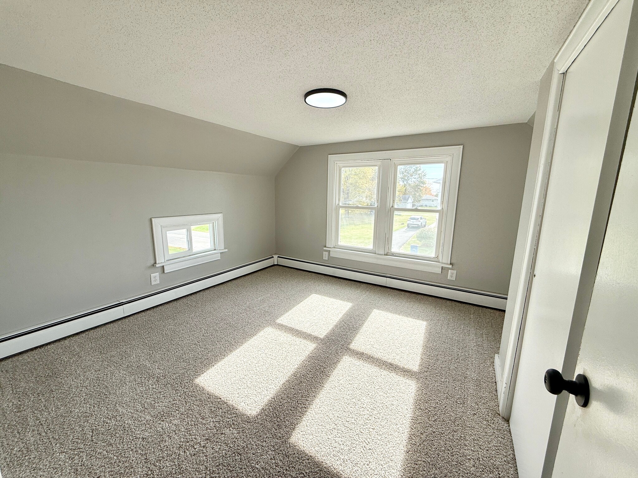 Building Photo - 1005 13th Ave