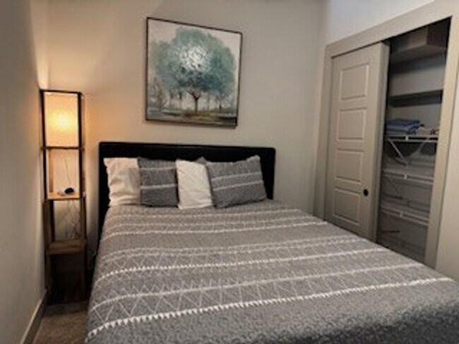 Building Photo - 3699 Lenox Rd NE