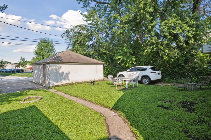 Building Photo - 4650 Minnehaha Ave