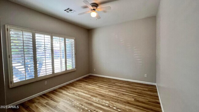 Building Photo - 495 N Bluejay Dr