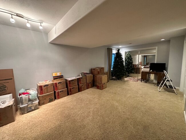 Building Photo - 3 Bedroom 3 Bath - Arapahoe Ridge Erie!