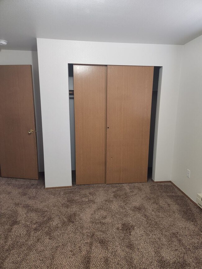 Building Photo - c1617