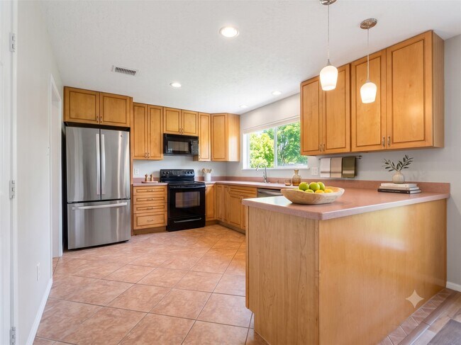 Building Photo - 302 Morningside Dr