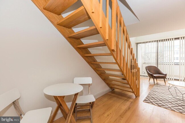 Building Photo - 33 Witherspoon St